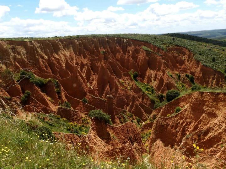 Las Chimeneas de Hadas, un espacio mágico en Valdepeñas de la Sierra