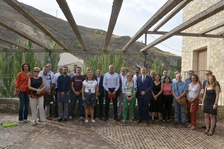 Llega a Cuenca, de la mano del COACM, la exposición 'Cela y algunos amigos. Casas de una generación'