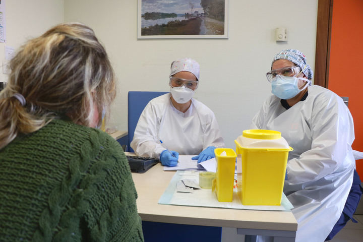 De los 384 nuevos casos positivos de coronavirus detectados este martes en Castilla La Mancha por PCR, 51 son de Guadalajara