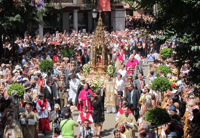 El 7 de junio salen a la venta las 1.500 sillas para la procesión del Corpus Christi de Toledo