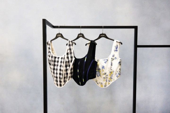 El nuevo look de la cantante Aitana es del diseñador alcarreño JC Pajares