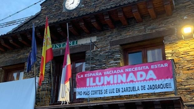 Izquierda Unida reclama una solución a los "continuos" cortes de luz en pueblos de la Sierra Norte de Guadalajara