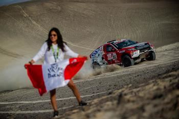 Cristina Gutiérrez remonta 45 posiciones en la primera especial larga del Dakar
