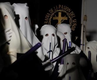 Solemne traslado del Cristo de la Expiración a hombros de los hermanos de La Pasión