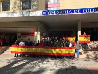 Cs Guadalajara apoya la concentración en la Jefatura de la Policía Nacional en apoyo al trabajo de sus compañeros en Cataluña