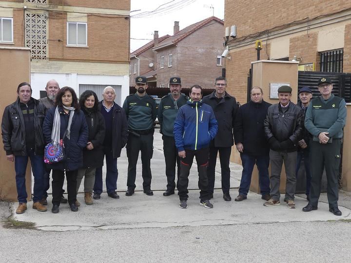 El subdelegado del Gobierno visita el cuartel de Molina de Aragón con alcaldes y concejales de la demarcación