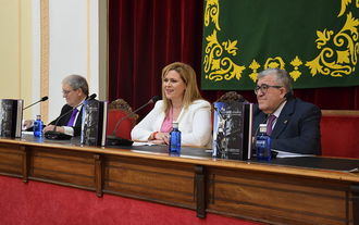 La Diputación acoge la presentación del libro Cuencalvario con la visión de José Vicente Ávila sobre La Pasión conquense