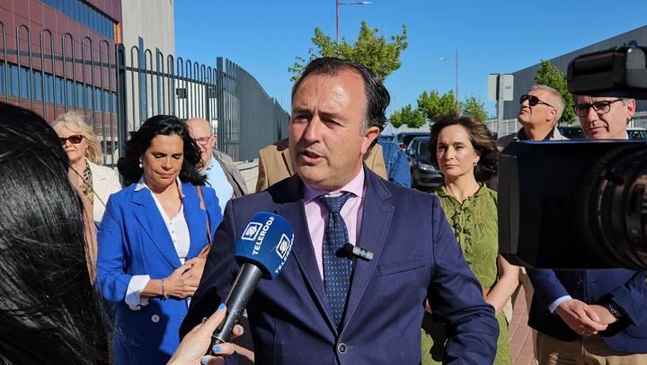 VOX denuncia la paguita para miembros del gobierno regional de Castilla La Mancha acordada por PSOE y PP