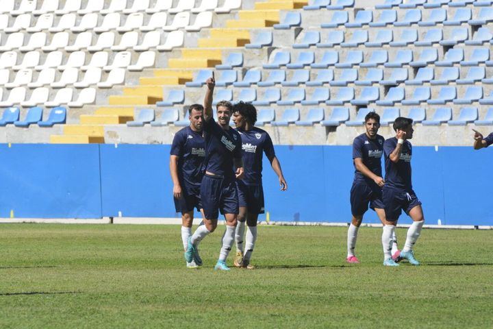 El Deportivo Guadalajara sigue progresando adecuadamente en la pretemporada (1-2)