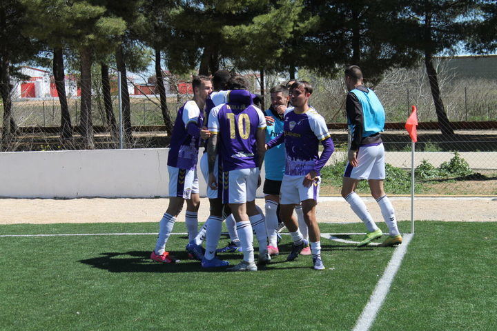 El Dépor suma los tres puntos in extremis y se acerca al objetivo (1-2)