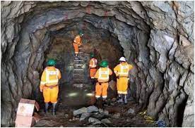 Un derrumbe causa la muerte de siete mineros en el sur de Perú