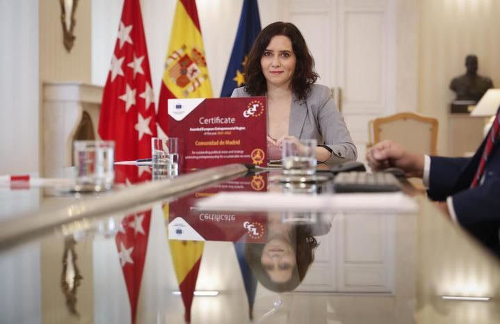 Isabel Díaz Ayuso recibe el premio Región Emprendedora Europea concedido a la Comunidad de Madrid por UE