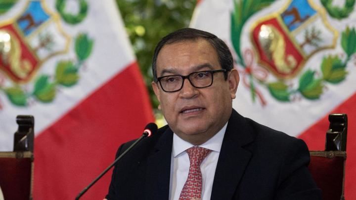 Dimite el primer ministro de Perú arrastrado por un escándalo amoroso