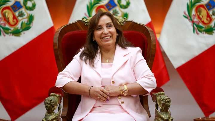 Boluarte anuncia que se mantendrá en la Presidencia de Perú hasta el fin de su mandato, el 28 de julio de...2026