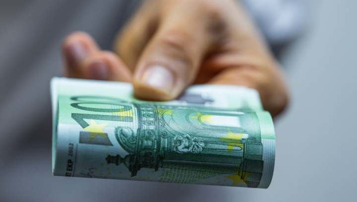 5 buenos momentos para enviar dinero a tus seres queridos