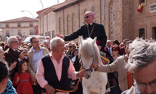 Comentarios del obispo de la Diócesis Sigüenza-Guadalajara en Trece TV de Navidad a Año Nuevo
