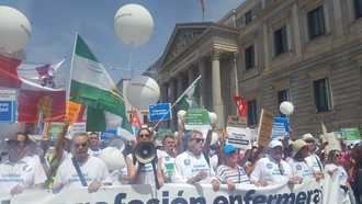 Más de 8.000 enfermeras se manifiestan para exigir mejoras reales para un Sistema Sanitario enfermo