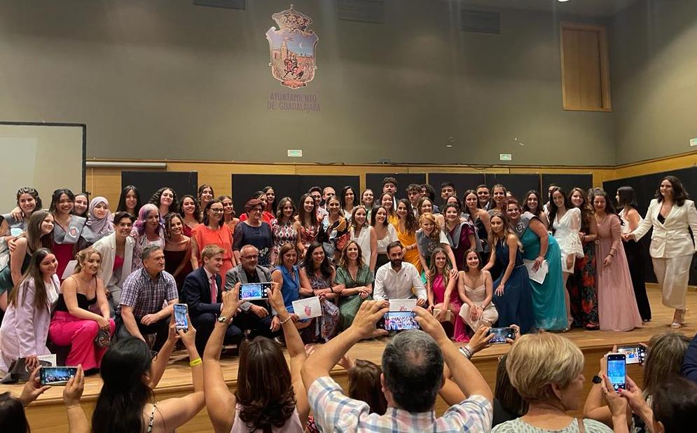 Estudiantes de Enfermería de la UAH trabajan como voluntarios en hospitales de la Comunidad de Madrid y Guadalajara