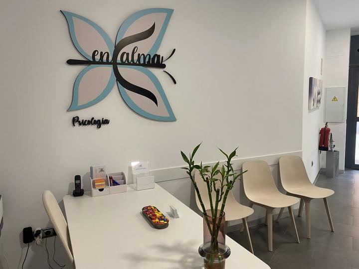 EnCalma, un Centro Sanitario en Guadalajara donde la psicóloga sanitaria Carmen Campos se compromete con tu bienestar