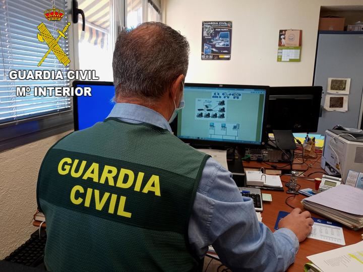 La Guardia Civil de Toledo investiga a una persona por un delito continuado de estafa mediante envío de pagos al instante por internet