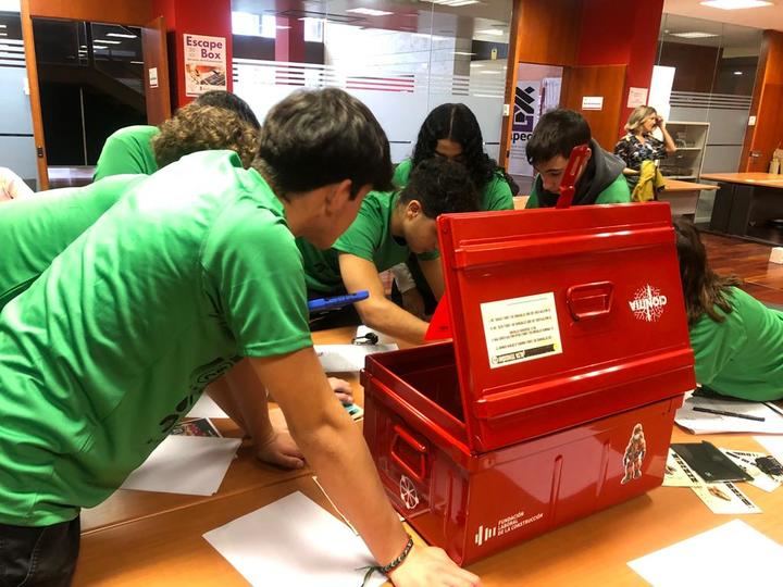La Asociación Provincial de Empresas de la Construcción de Guadalajara celebra un Escape-Box