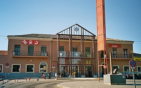 Este lunes comienzan las obras de mejora del firme en la rotonda de la estación de Renfe de Guadalajara