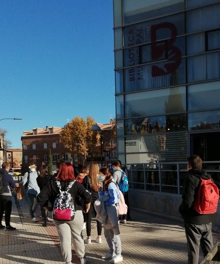 El Ayuntamiento de Azuqueca debe dar respuesta a las necesidades de los estudiantes habilitando más plazas de estudio en espacios públicos