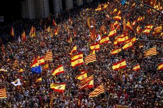 &#201;XITO TOTAL : M&#225;s de 300.000 personas claman en Barcelona CONTRA la amnist&#237;a del PSOE y la sumisi&#243;n de S&#225;nchez a Puigdemont