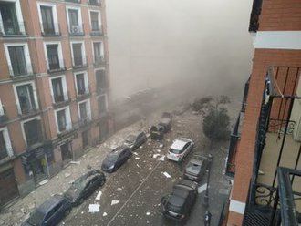 Una enorme EXPLOSIÓN destroza un edificio en el centro de Madrid, al menos tres muertos y un desaparecido