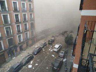 Una enorme EXPLOSI&#211;N destroza un edificio en el centro de Madrid, al menos tres muertos y un desaparecido 