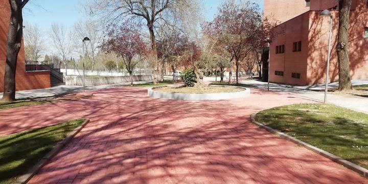 El Plan de Empleo ejecuta un arreglo integral del parque de la calle Hermanos Fernández Galiano de Guadalajara mejorando su accesibilidad