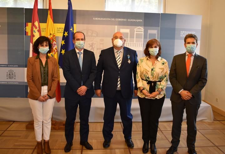 El Ayuntamiento de Guadalajara felicita a Vicente Plaza por la concesión de la Cruz de la Orden del Mérito Civil a su trayectoria