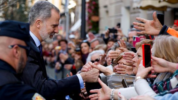 El rey Felipe VI venera la imagen del Cristo de Medinaceli por segunda vez en su reinado