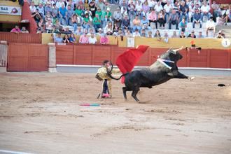 Salida a hombros y Puerta grande para Fernando Adrián en la segunda de la Ferias de Guadalajara 2023