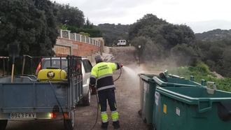 El Ayuntamiento de Fuentenovilla continúa la desinfección de viario público, edificios municipales y comercios