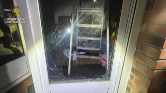La Guardia Civil sorprende a una mujer de 28 años en el interior de una vivienda unifamiliar de Fuentenovilla sustrayendo efectos