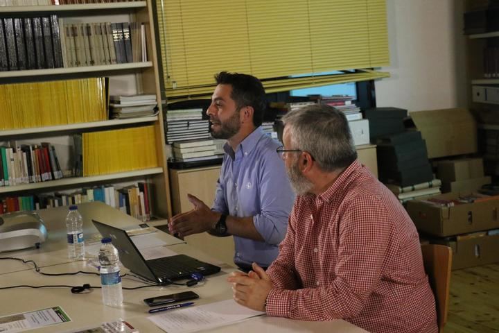 El historiador Javier Álvarez habló sobre las genealogías de Fuentenovilla en la Biblioteca Blas de Salcedo