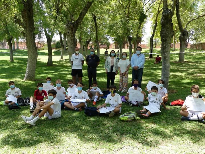 Olcina: El campus de fútbol del Real Madrid ha permitido que setenta niñas y niños hayan podido disfrutar de los valores del deporte