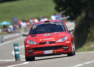 Joseba Gayoso consigue una sobresaliente segunda posición entre los turismos en la Subida a la Bien Aparecida