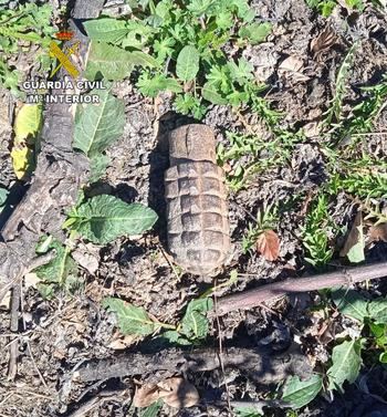 La Guardia Civil desactiva una granada de mano originaria de la Guerra Civil en Campillejo