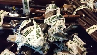 La Guardia Civil de Guadalajara reduce a chatarra 589 armas de fuego, blancas y prohibidas