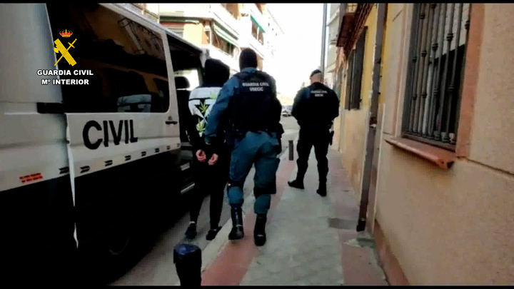 La Guardia Civil detiene en Toledo a tres personas que falsificaban documentos destinados a la inmigración irregular en España