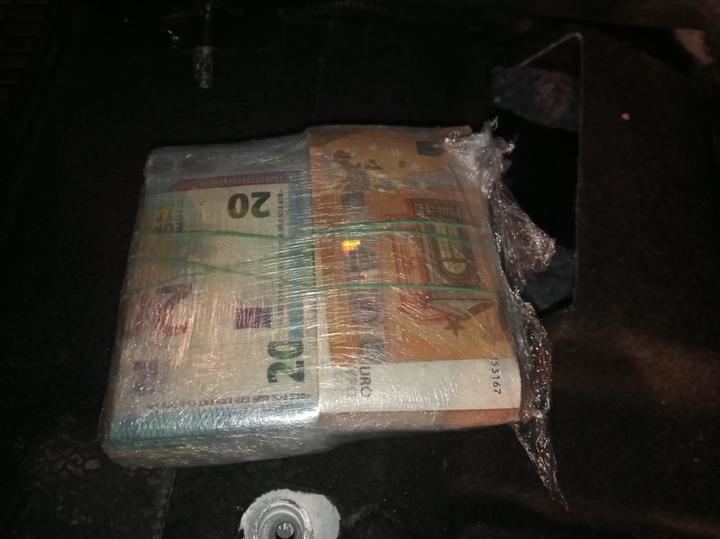 La Guardia Civil incauta 44.000 euros ocultos en dos vehículos en la A-4