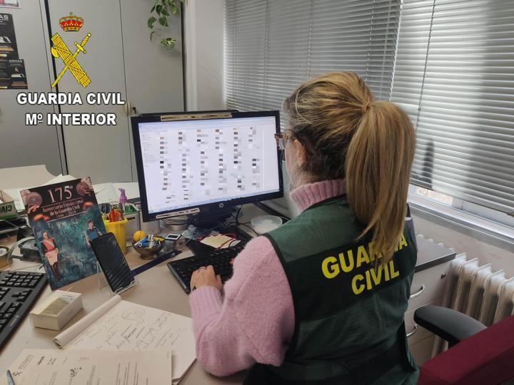 La Guardia Civil detiene en Azuqueca a una persona por ciberacoso a una menor mediante el método grooming