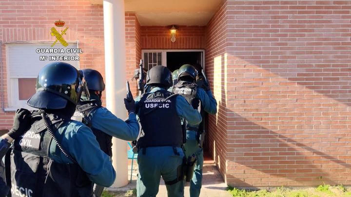 La Guardia Civil de Guadalajara desmantela dos plantaciones de marihuana en Galápagos y en El Casar
