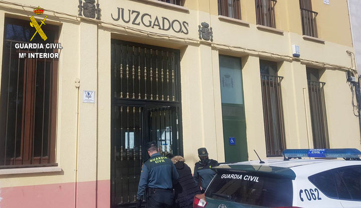 La Guardia Civil detiene a una persona en Sigüenza por tentativa de estafa y usurpación del estado civil