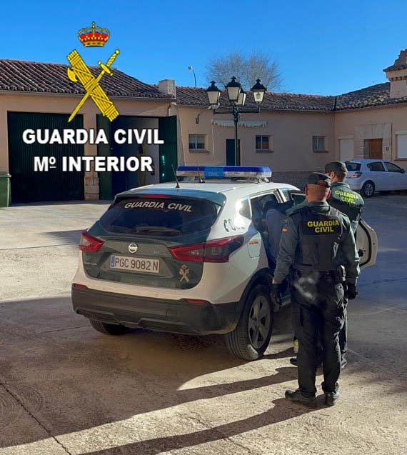 La Guardia Civil detiene en Cifuentes a dos personas por cinco delitos contra el patrimonio