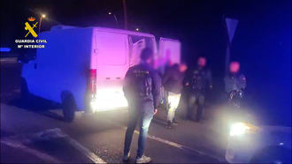 La Guardia Civil detiene a un grupo criminal que le imputa 17 robos de mobiliario de hostelería en bares y restaurantes de Azuqueca, Alovera, Villanueva de la Torre y Valdeaveruelo