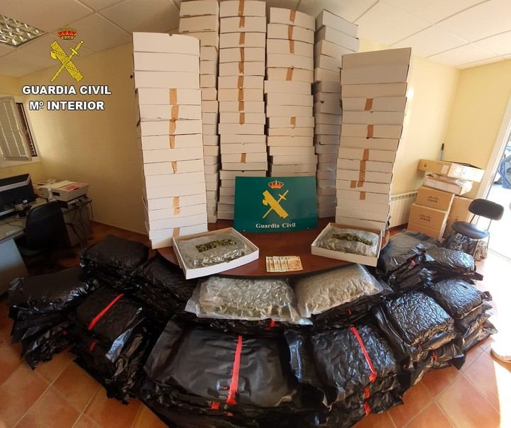 Dos detenidos en Toledo por traficar con 230 kilos de cogollos de marihuana ocultos en cartones
