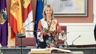 La alcaldesa, Ana Guarinos, firma los Decretos de las nuevas delegaciones en el Ayuntamiento de Guadalajara (VER LAS 13 CONCEJALÍAS)